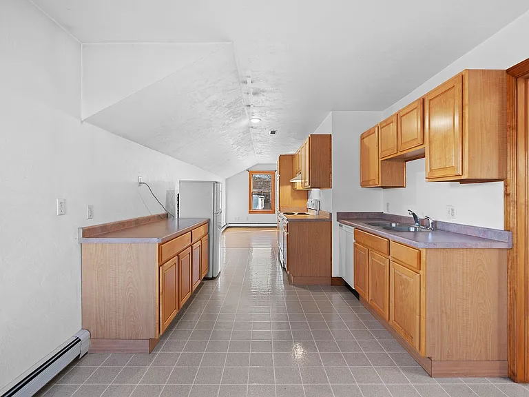 119 N Wisconsin St — Photo 8