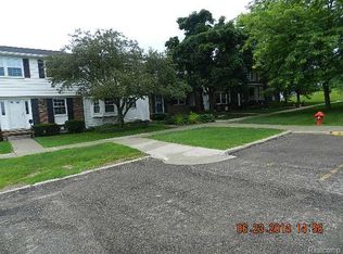 42653 Savoy Ct, Northville, MI 48167