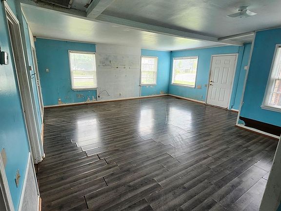 4th image of 4402 Werling Dr