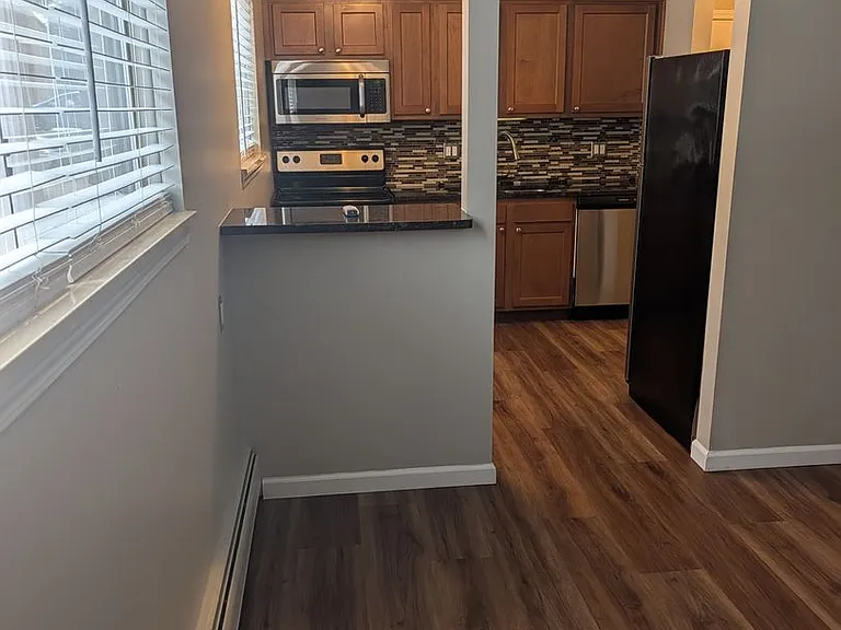 1121 Poplar St — Photo 5