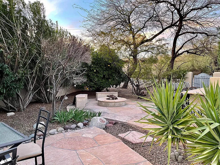 W Las Lomitas Rd — Photo 26