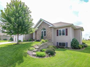 704 Avalon Dr, Columbus, WI 53925