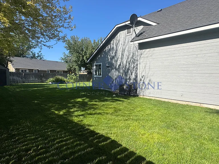 8179 E Portage St — Photo 22