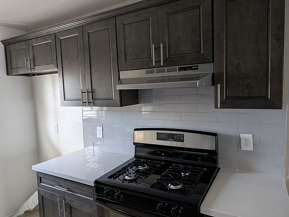 5th image of 3249 E 15th St APT 2
