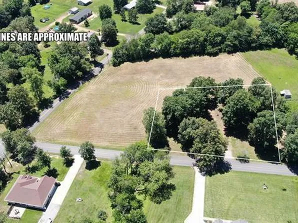 1750 Lovelaceville Florence Station Rd W, Paducah, KY 42001