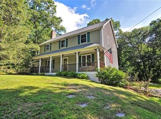 19 Sturbridge Rd, North Attleboro, MA 02760