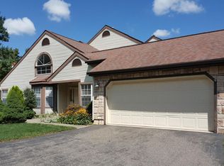 26 Hancock Ln, Manalapan, NJ 07726