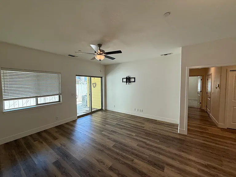751 Reece Ln — Photo 3