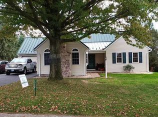 110 Maple Farm Rd, Ephrata, PA 17522