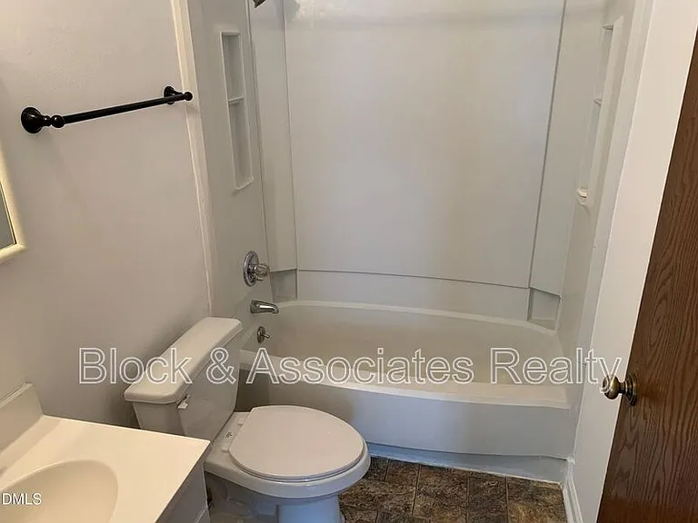 2600 Courier Ct — Photo 6