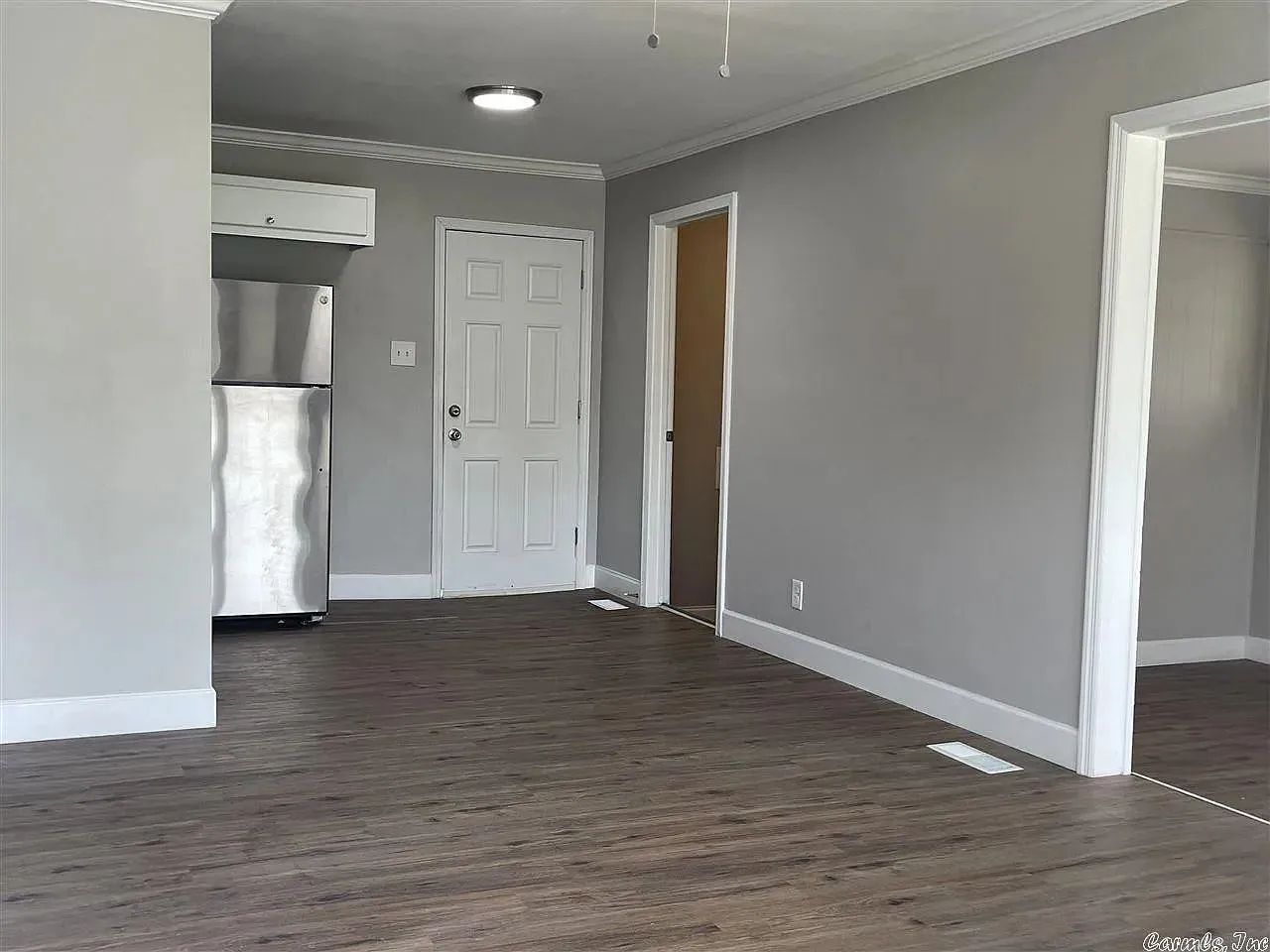 3 bed, 1.0 bath, 1218 sqft, $1,050 — Photo 4