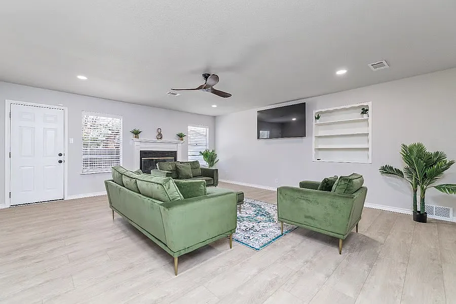 3236 Chatterton Dr