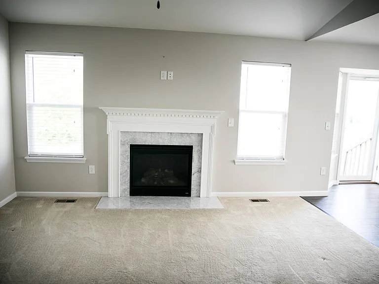 1004 Stillwater Dr — Photo 6