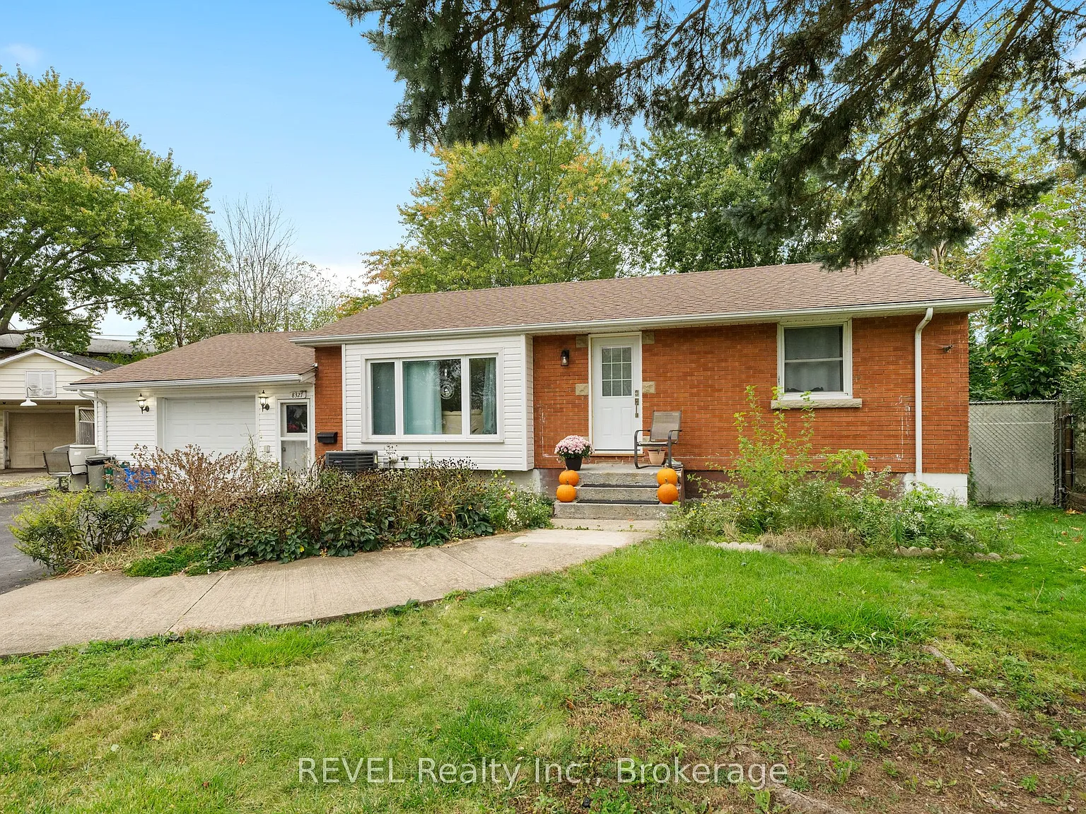 2 bed, $2,300 — Photo 2