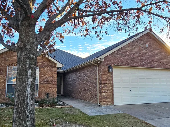 4402 Shady Elm Dr, Mansfield, TX 76063