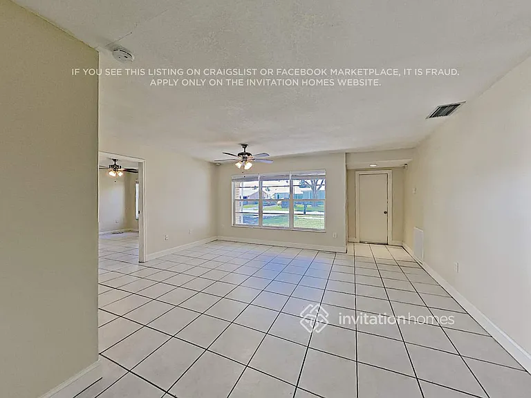 10641 NW 27th Ct — Photo 5