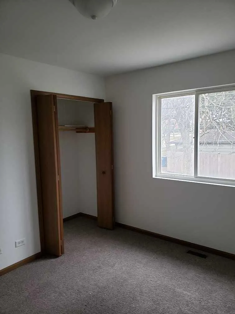 3 bed, 1000 sqft, $1,400 — Photo 4