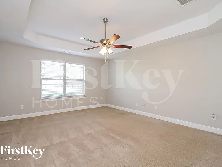 114 Rosemont Ln — Photo 9