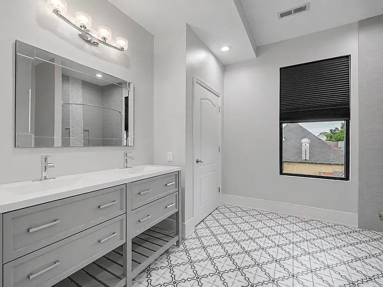 1044 Chestnut St — Photo 7