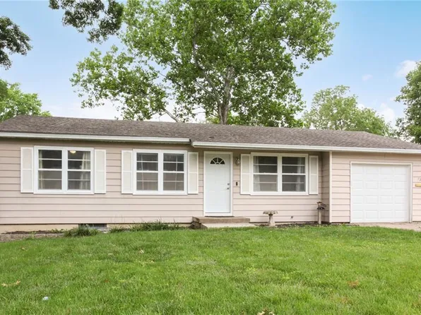 725 N Water St, Olathe, KS 66061