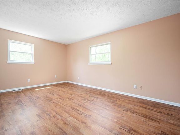4th image of 1406 N Moores Mnr