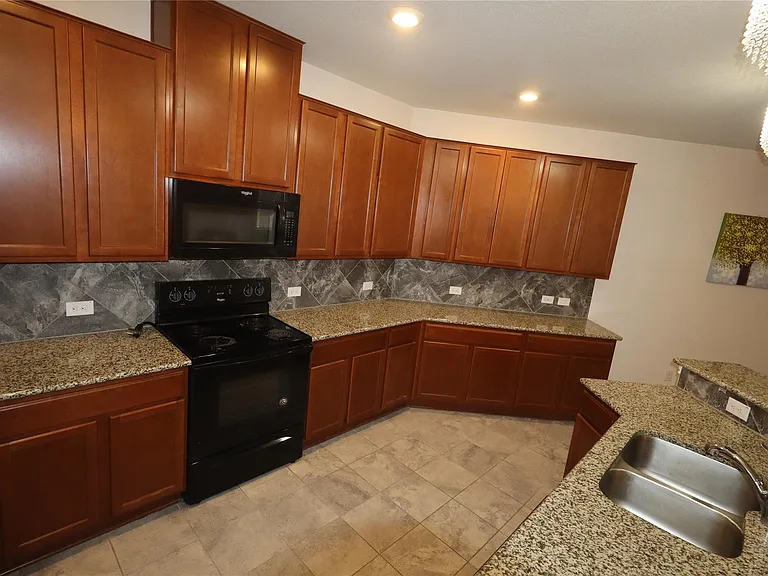 17009 Gibbons Path — Photo 8