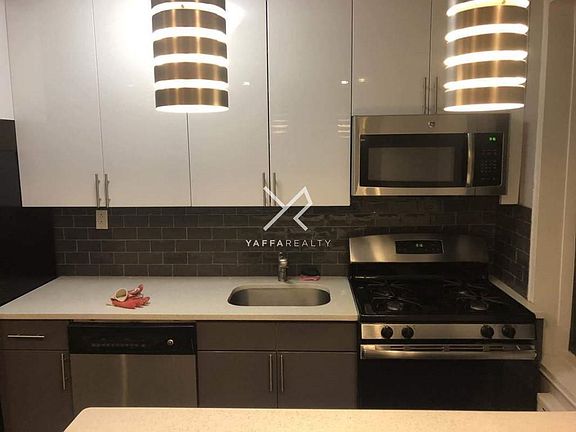 4th image of 3900 Kings Hwy APT 2G