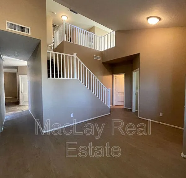 10024 E Isleta Ave — Photo 2