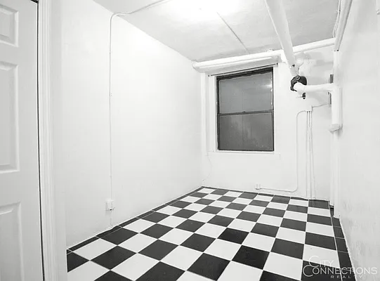 Rented by City Connections Realty | media 18