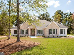 670 Saddle Cir, Waycross, GA 31503