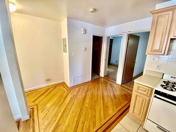 4th image of 38 Greene Ave #2R