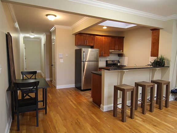 3rd image of 2024 31st St APT D5