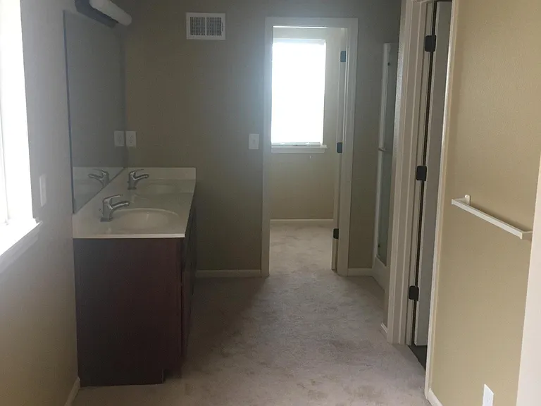 9867 N Lewis Ave — Photo 6