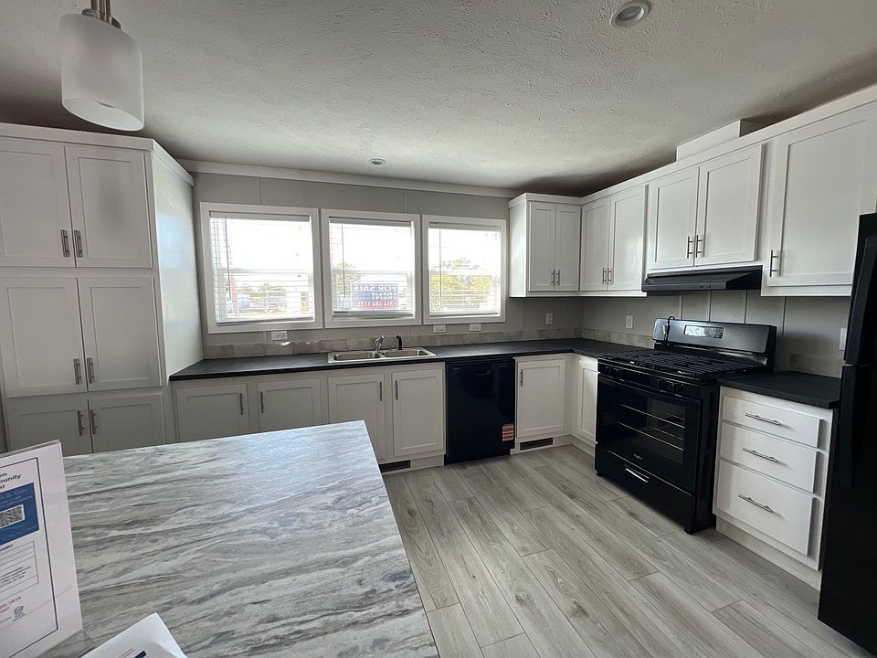 2nd image of 3232 S Clifton Ave Lot 599