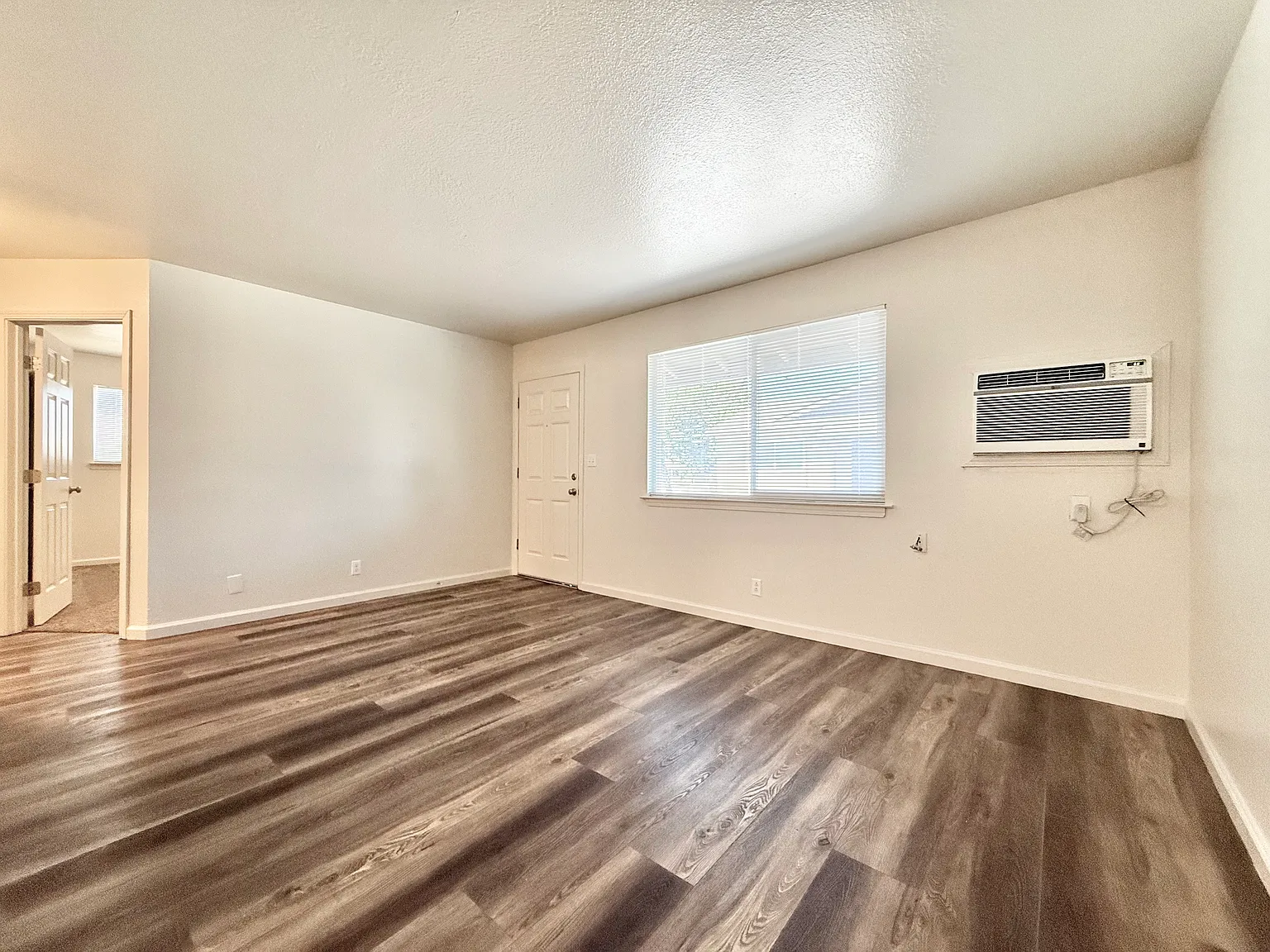 2 bed, 825 sqft, $1,695 — Photo 4