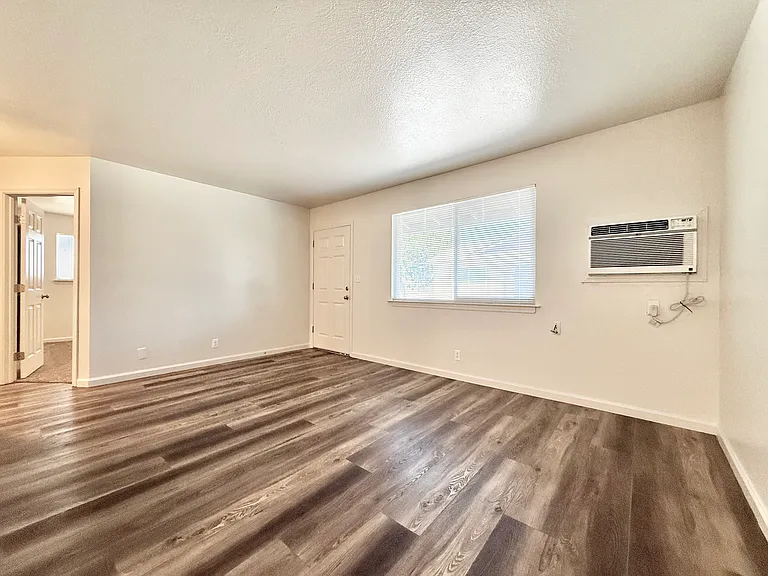 232 Poplar Ave — Photo 4