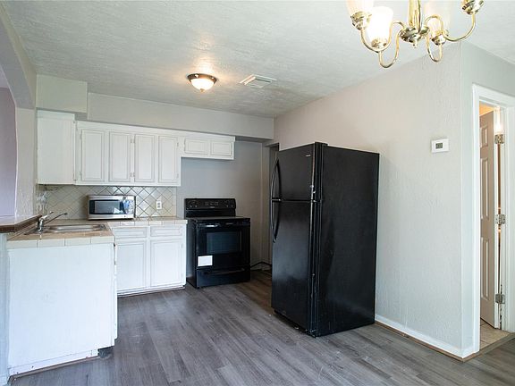 4th image of 304 Elm Ave