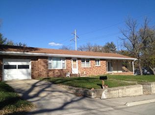 33 2nd St, Woodbine, IA 51579