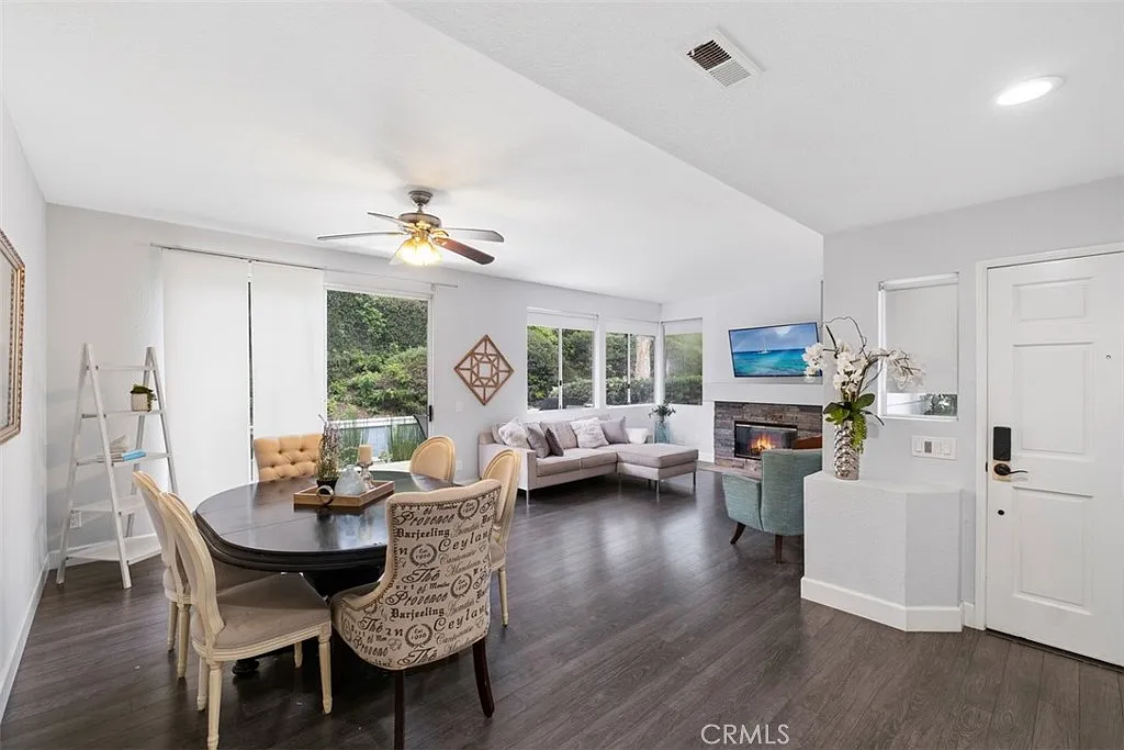 2 bed, 1248 sqft, $4,995 — Photo 4