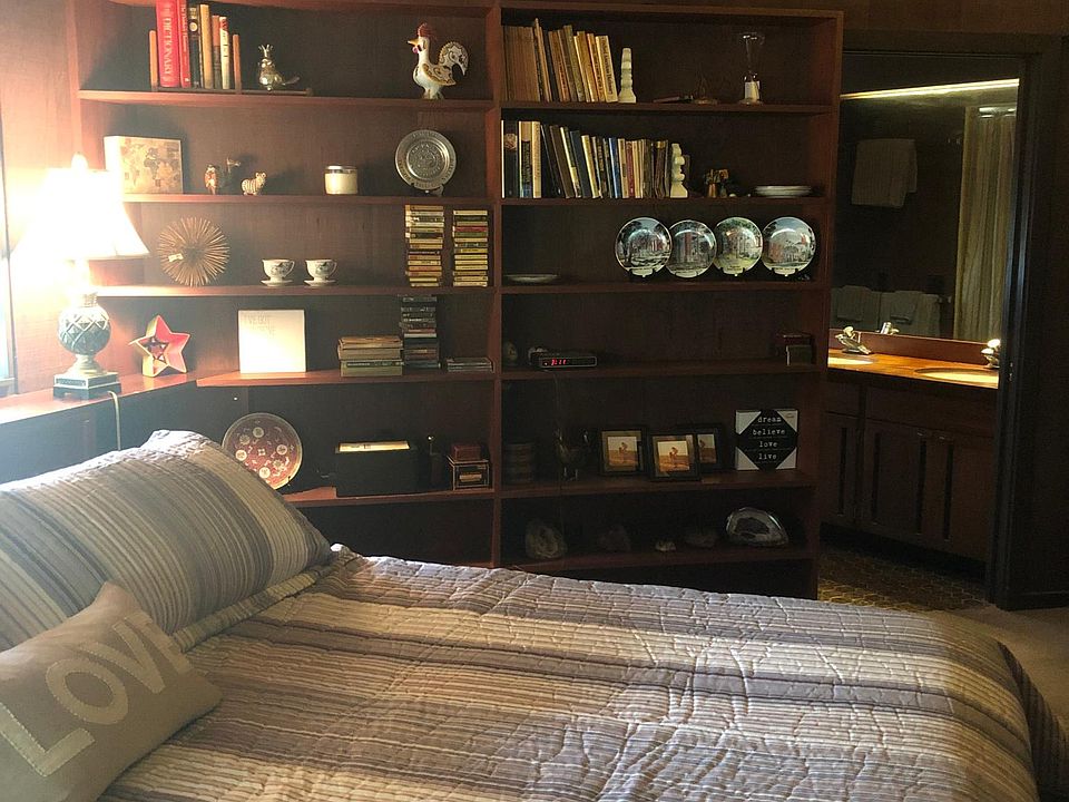 2nd image of 63 Lyon Dr