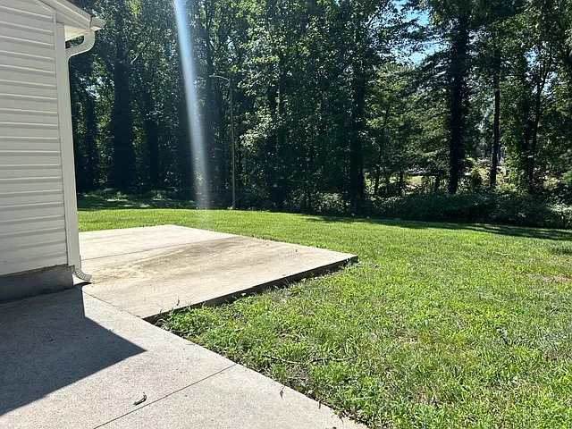 3 bed, 1170 sqft, $1,700 — Photo 2