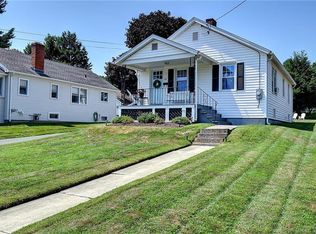 19 Lindbergh Dr, Wethersfield, CT 06109