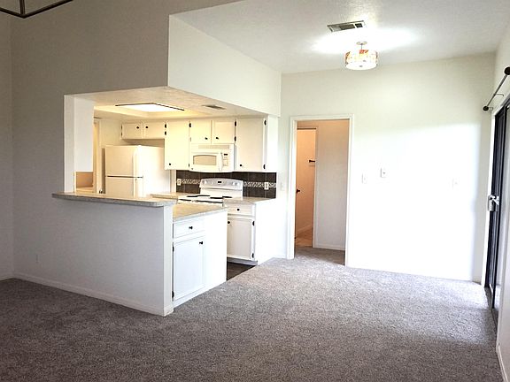 3rd image of 1013 Chestnut St #6