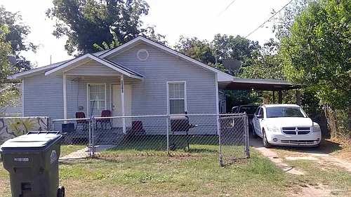 2303 W Brainerd St Photo 1