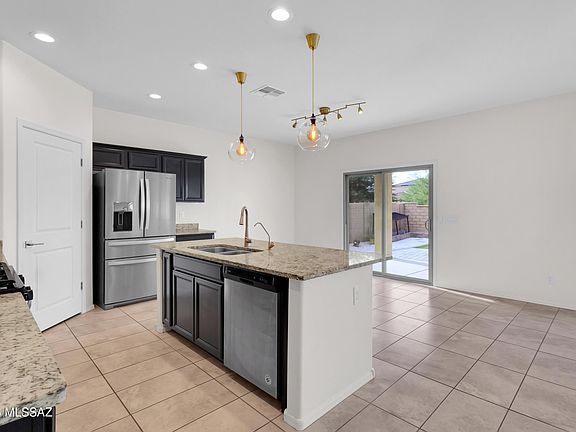 3rd image of 7544 S Circulo Rio Blanco