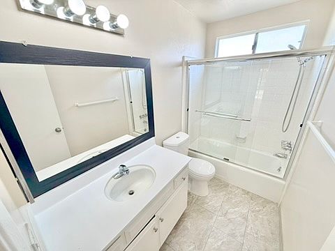 3rd image of 1538 11th St APT 4