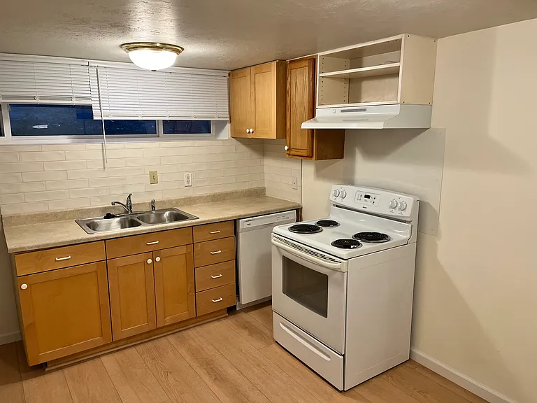 10247 S 1280 E — Photo 15