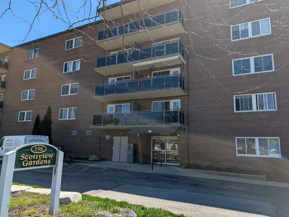 196 Scott St #404, Saint Catharines, ON L2N 5T2