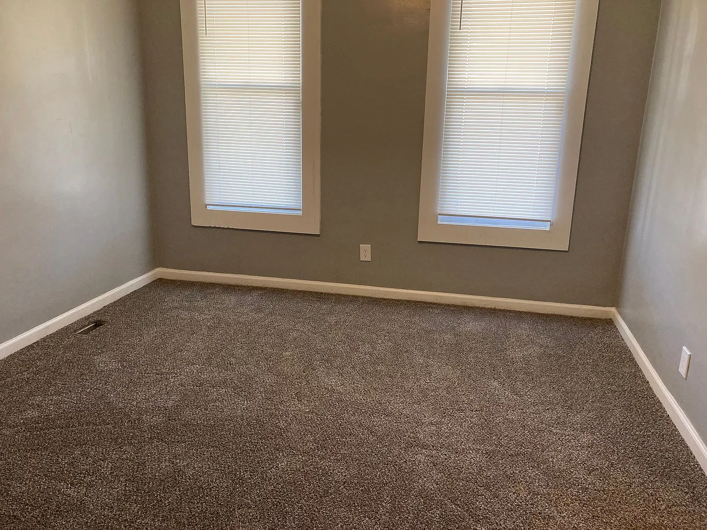 3225 Cliftmont Avenue — Photo 4