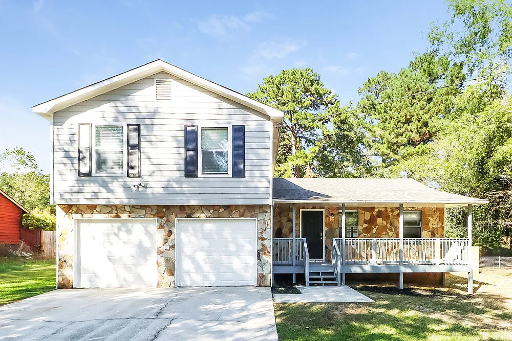 3 bed, 2.0 bath, 1335 sqft, $1,825 — Photo 1